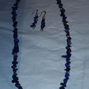 VINTAGE..BEAUTIFUL ASSORTED MINI ROCKS NECKLACE AND MATCHING EARRINGS